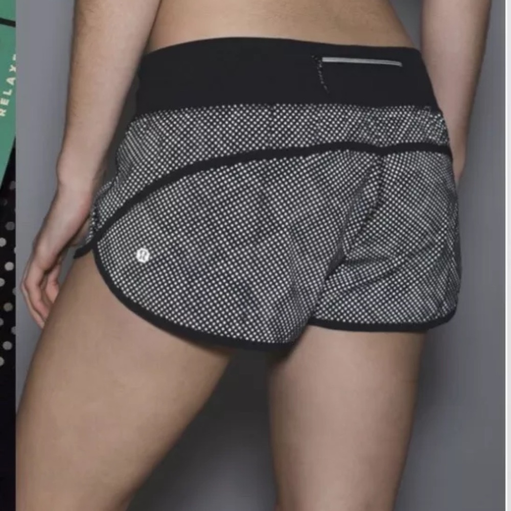 Lululemon ravish reptile speed up shorts 6